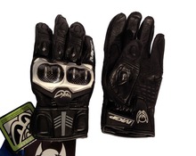 Gloves Berik design black white